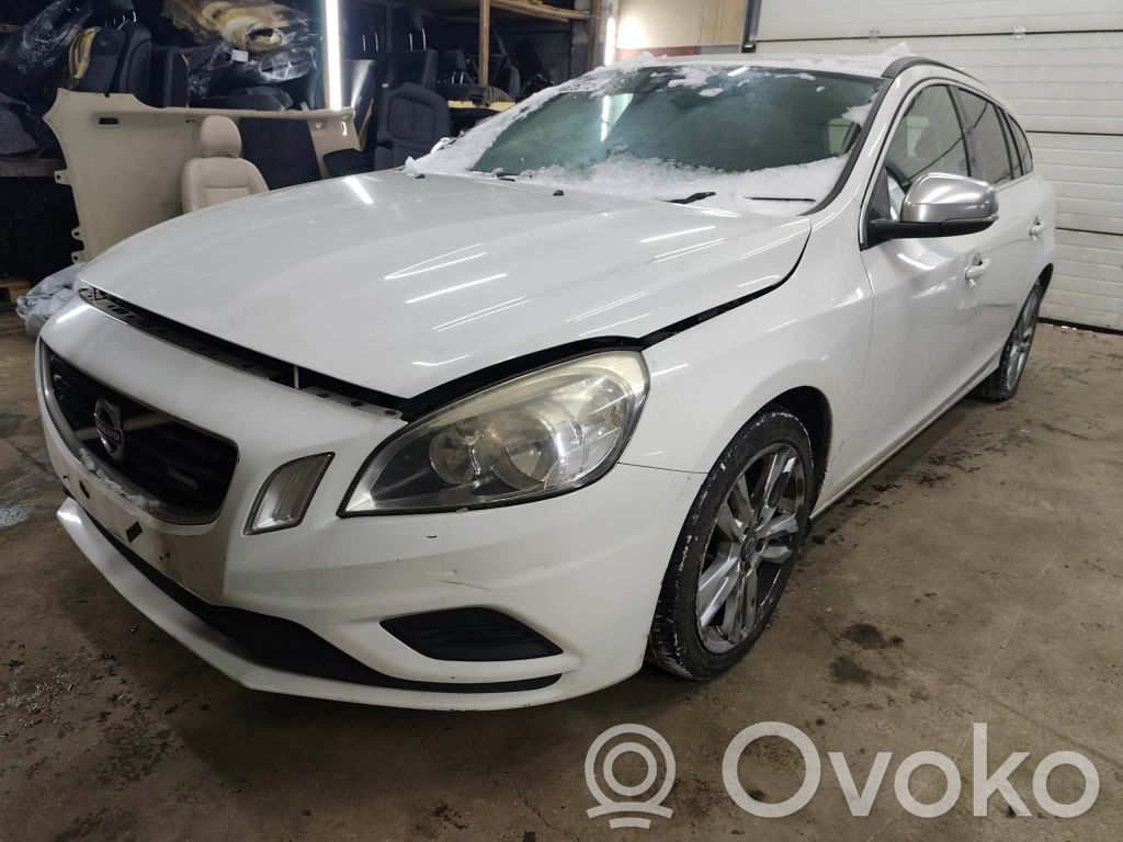 V60 V60, V60 Cross Country  31321069