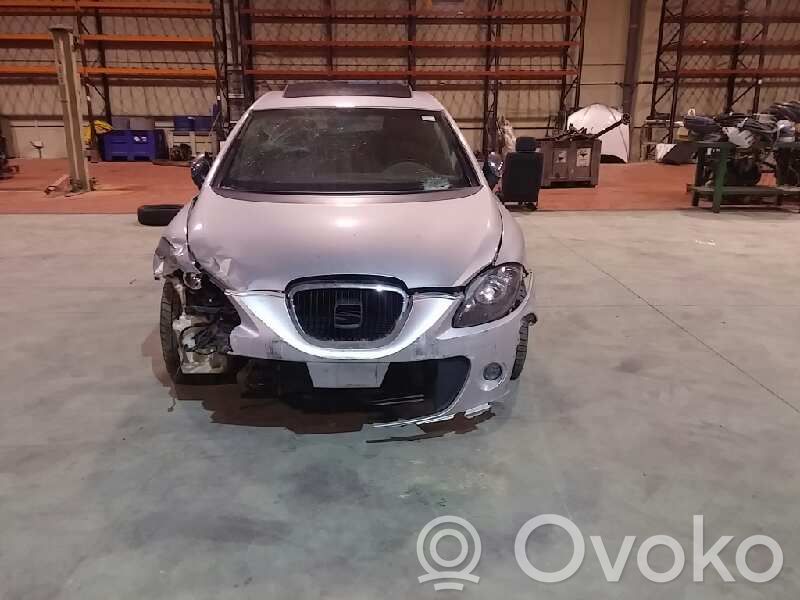 Leon (1P) Leon  1K0505315BF