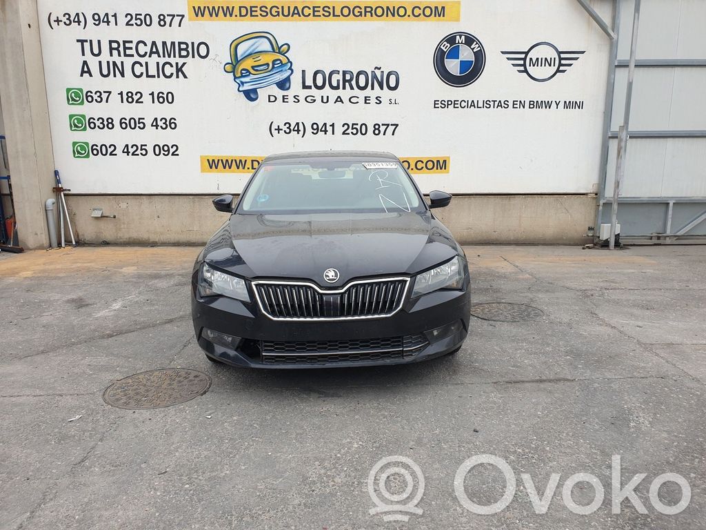 Superb B8 (3V) Superb  04L103173A