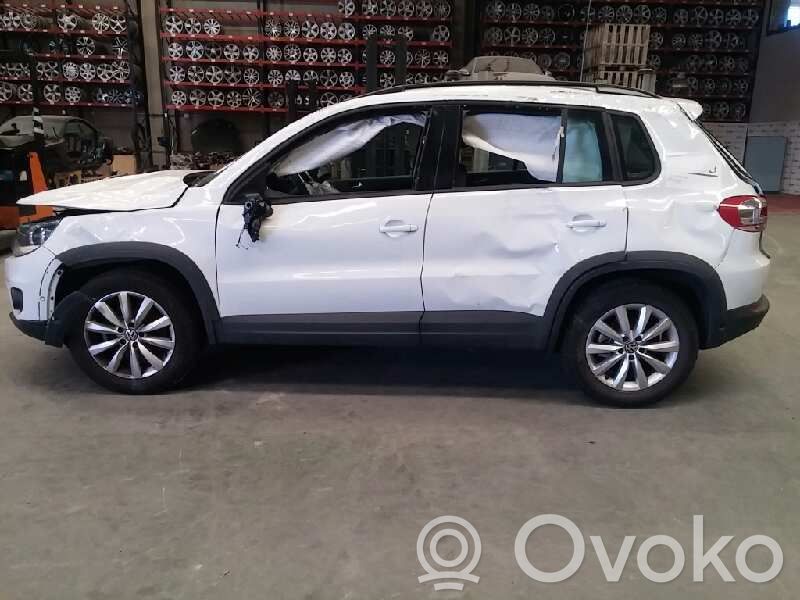 Tiguan Tiguan  5M1857101H