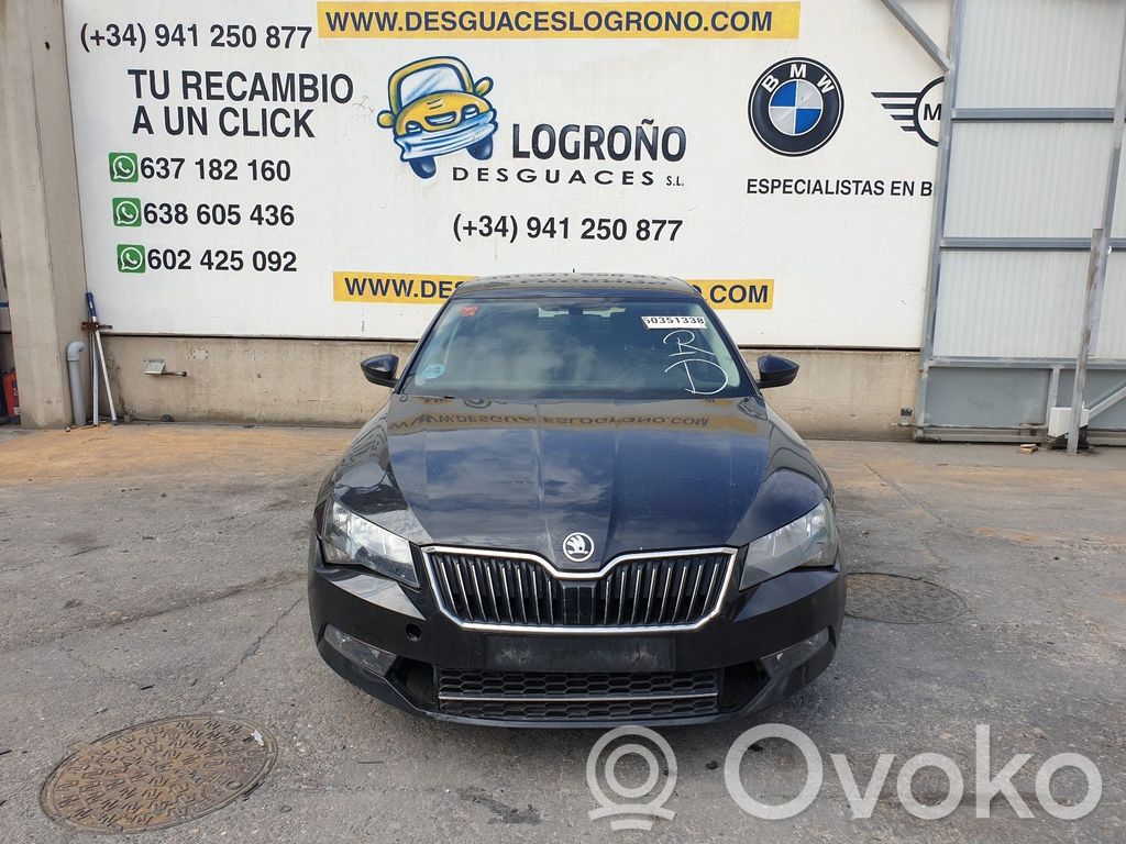 Superb B8 (3V) Superb  04L906088BB