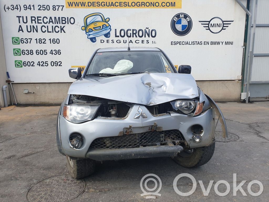 L200 L200, L300, L400 Space Gear  MN123611