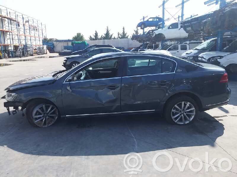 PASSAT B7 Passat  3C0837206