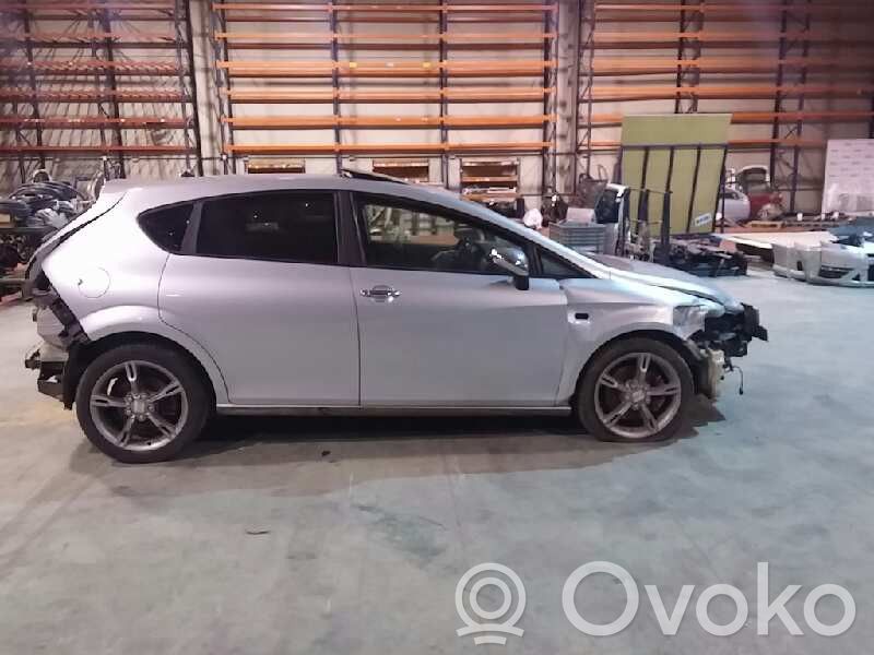 Leon (1P) Leon  1K0505315BF
