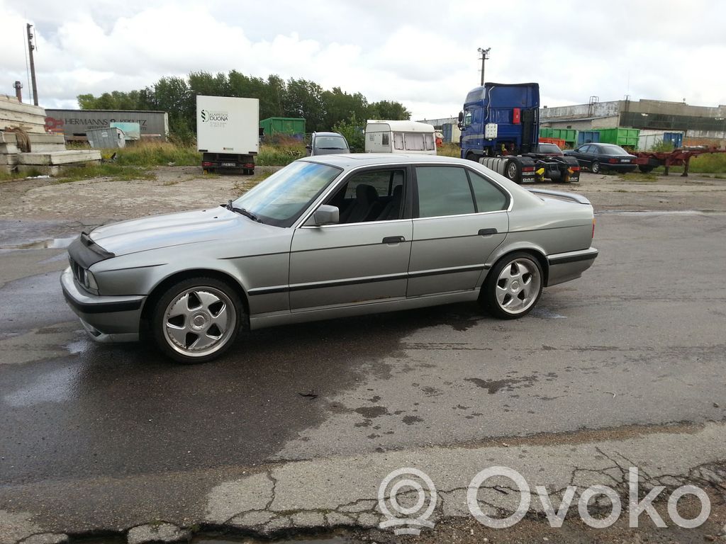 5 E34 Series 5  51451946992