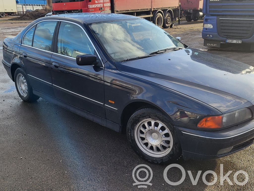 5 E39 Series 5  8211429