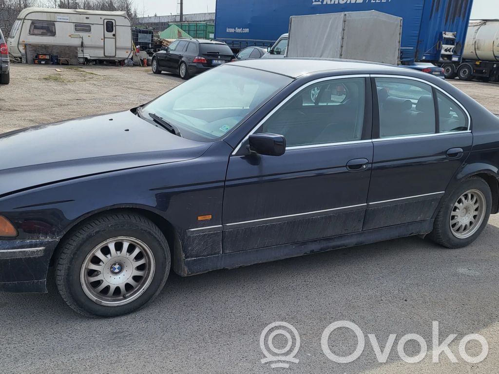 5 E39 Series 5  8159313