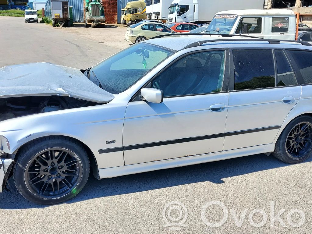 5 E39 Series 5  8166246