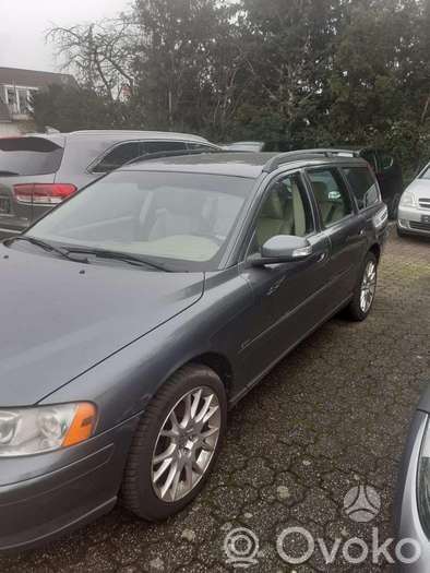 V70 S70, V70, V70 XC  8686538