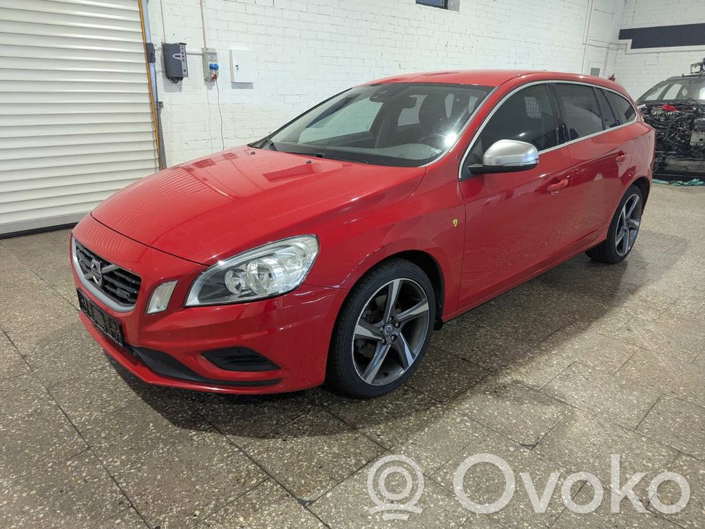 V60 V60, V60 Cross Country  31285513