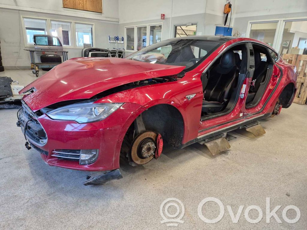 Model S Tesla Model S  102897000A