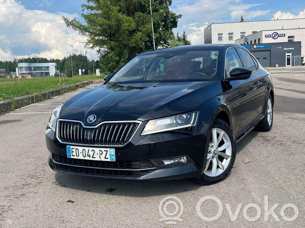Superb B8 (3V) Superb  04L131512BR