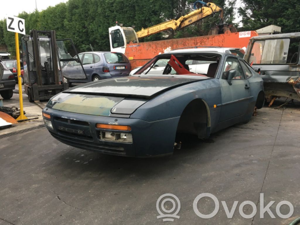 944 944