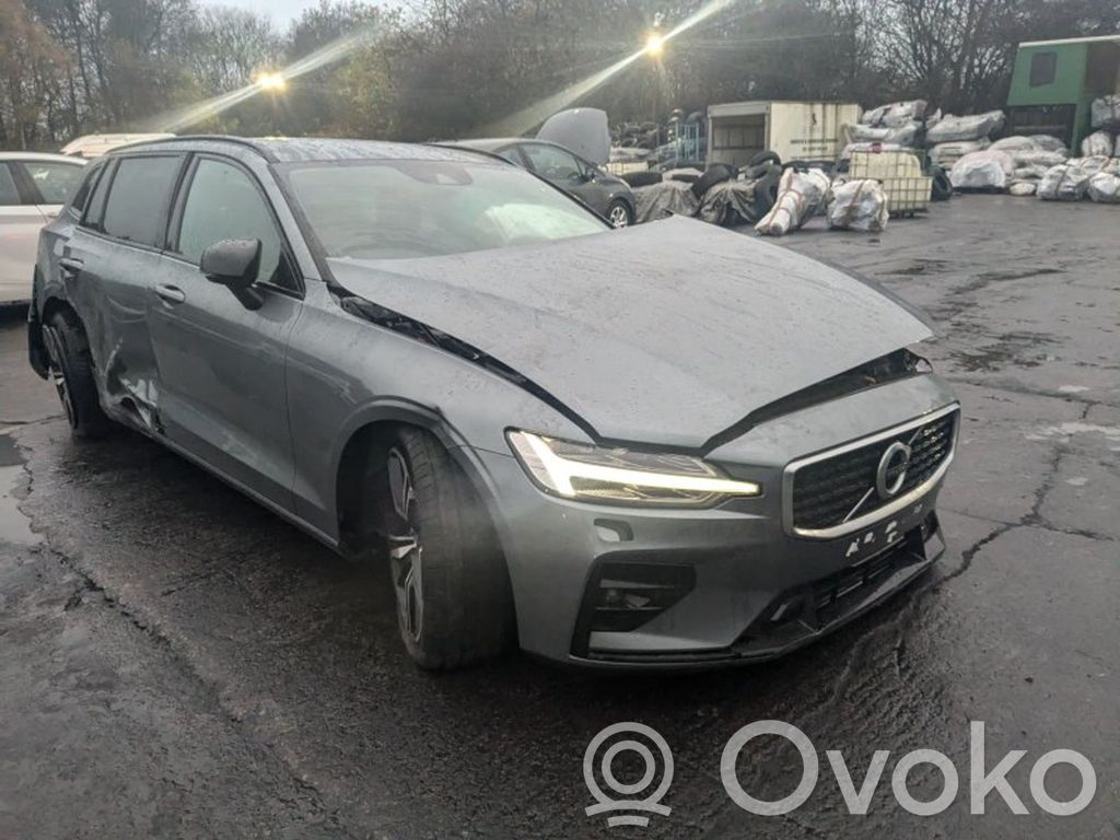 V60 V60, V60 Cross Country  31489409