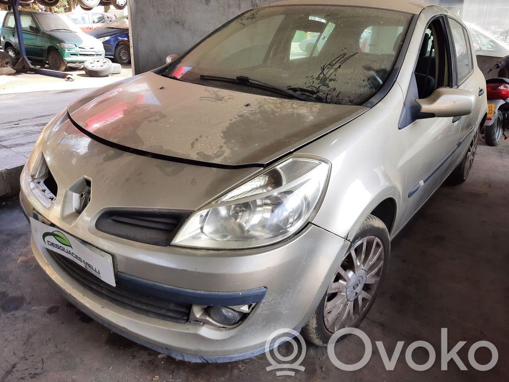 Clio III Clio  8200294234