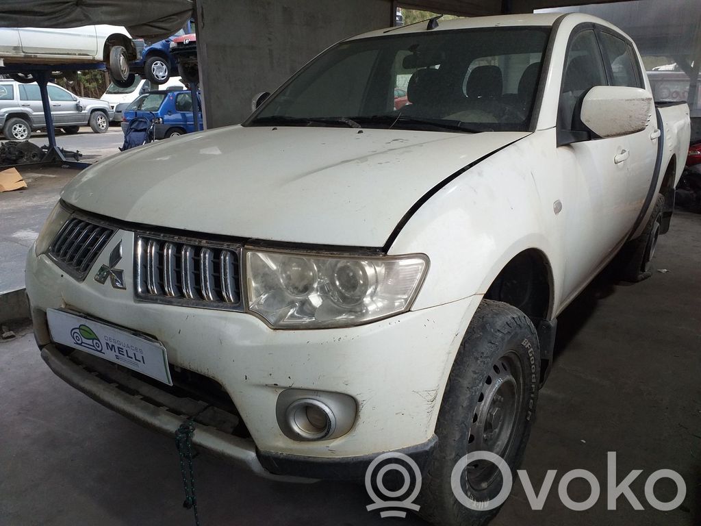 L200 L200, L300, L400 Space Gear  1540A417