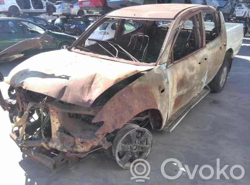 L200 L200, L300, L400 Space Gear  MN171120