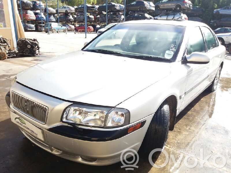 S80 S80  326C82