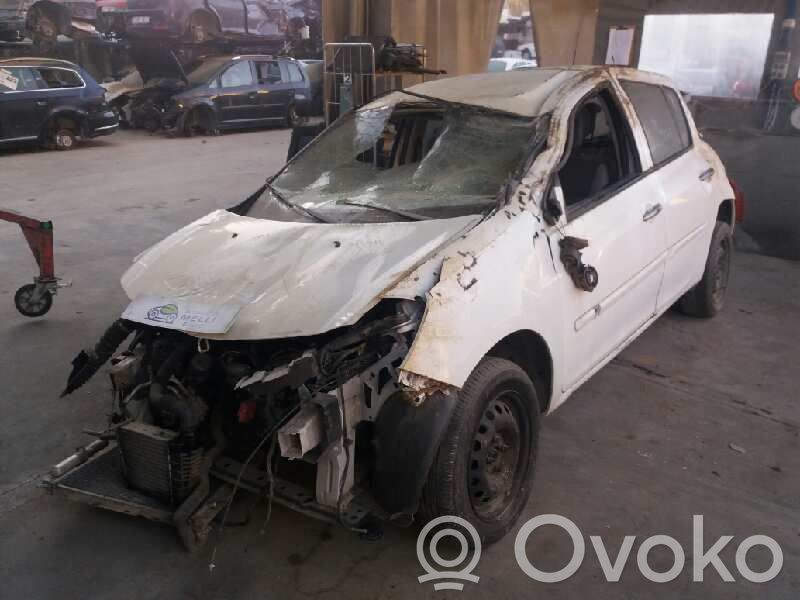 Clio III Clio  8200294284