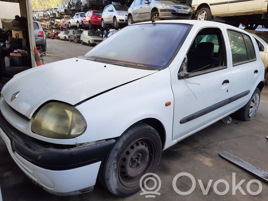 Clio II Clio  421820B