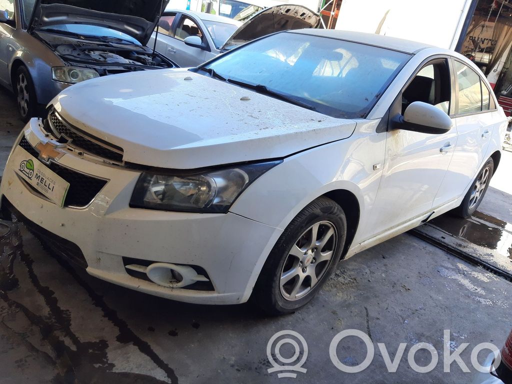Cruze Cruze  5242710201