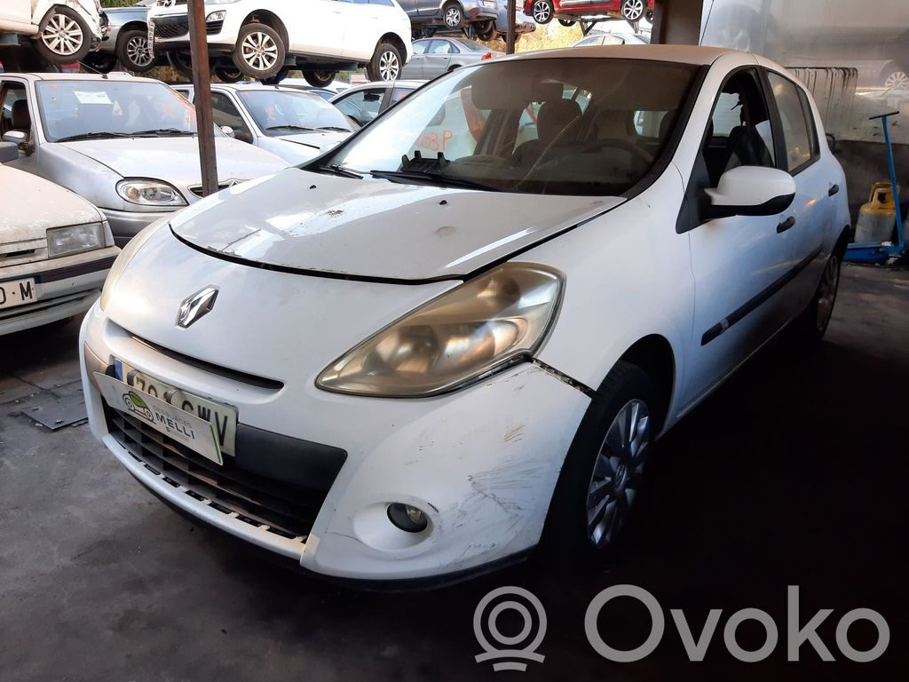 Clio III Clio  8200836473B