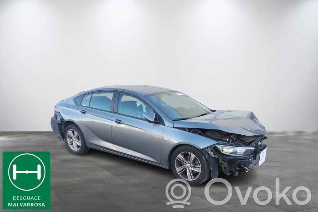 Insignia B Insignia  84657610