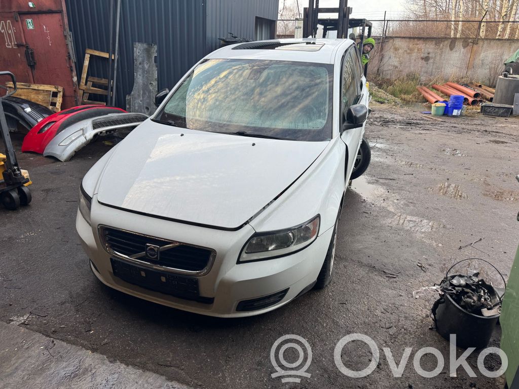 V50 V50  30776335