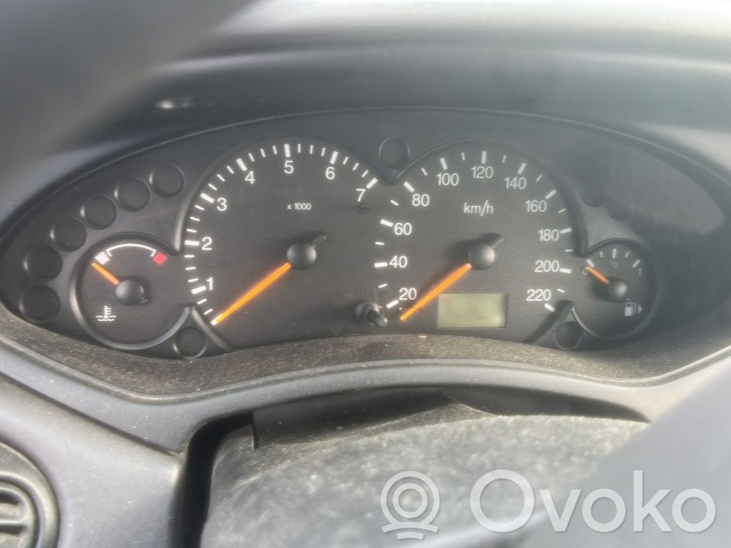 Focus Focus  4398070