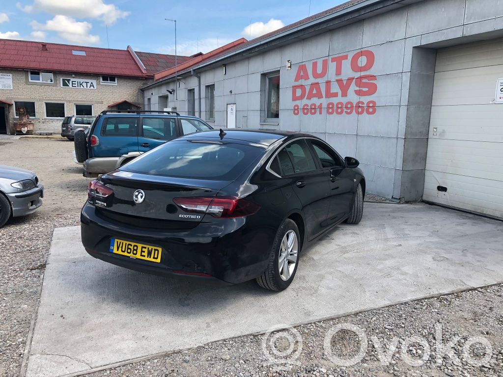 Insignia B Insignia  39068024