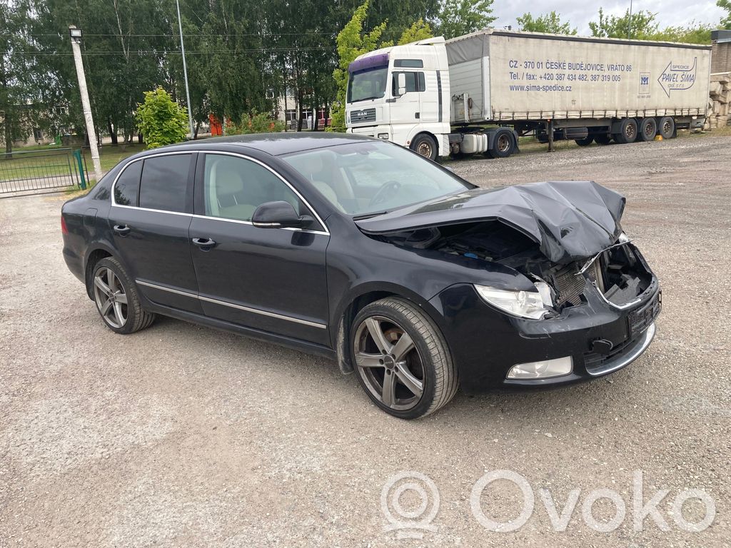 Superb B6 (3T) Superb  0132801362
