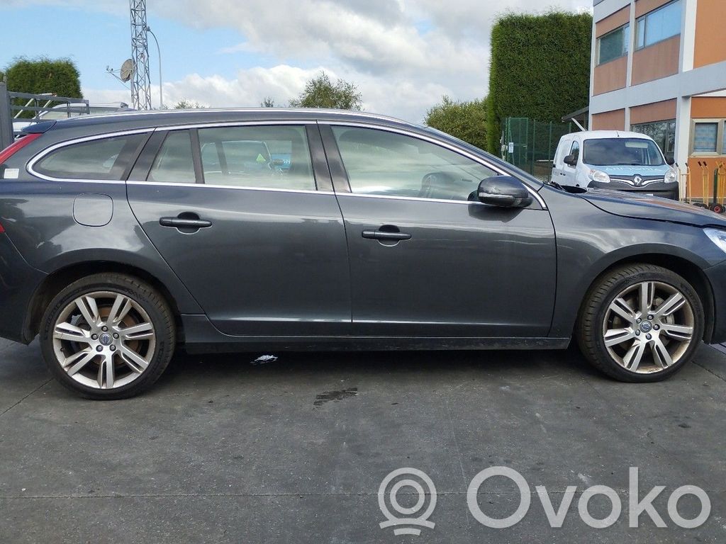 V60 V60, V60 Cross Country  30751138