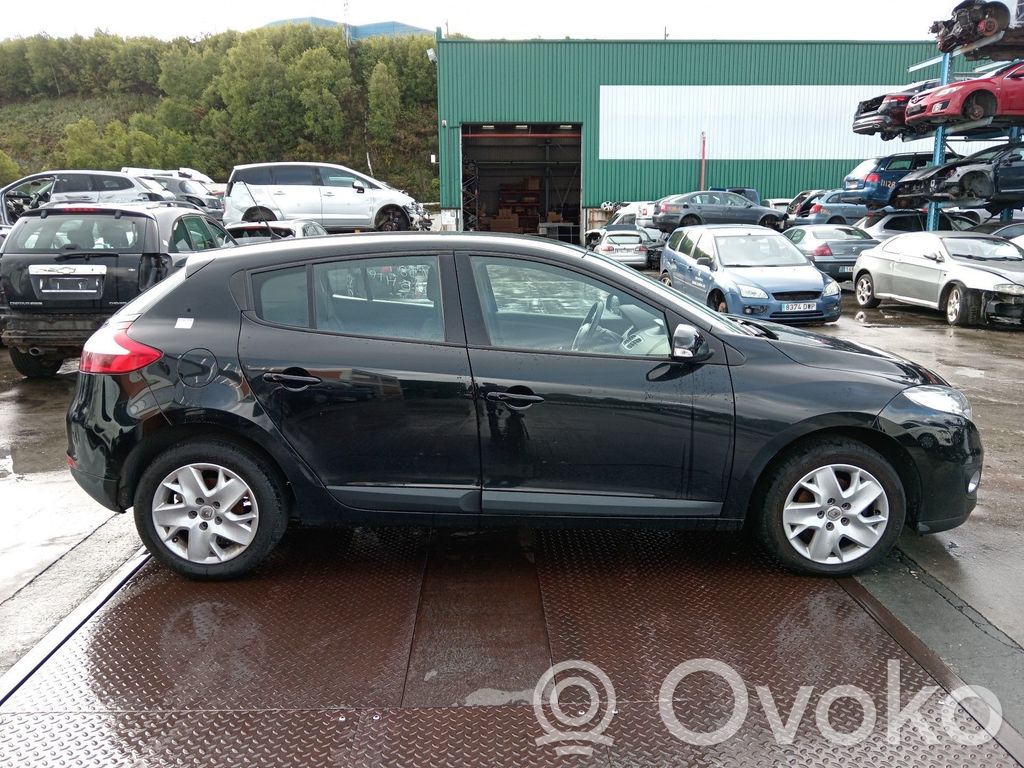 Megane III Megane  237103251R