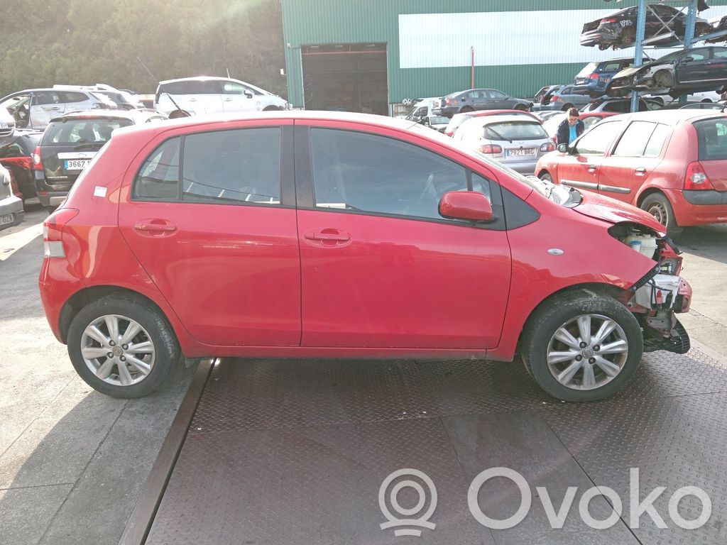 Yaris Yaris  894670D020