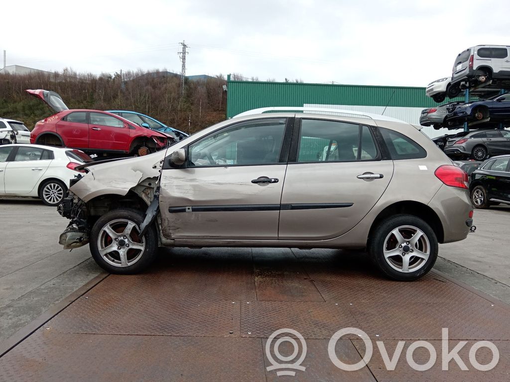 Clio III Clio  8200652285