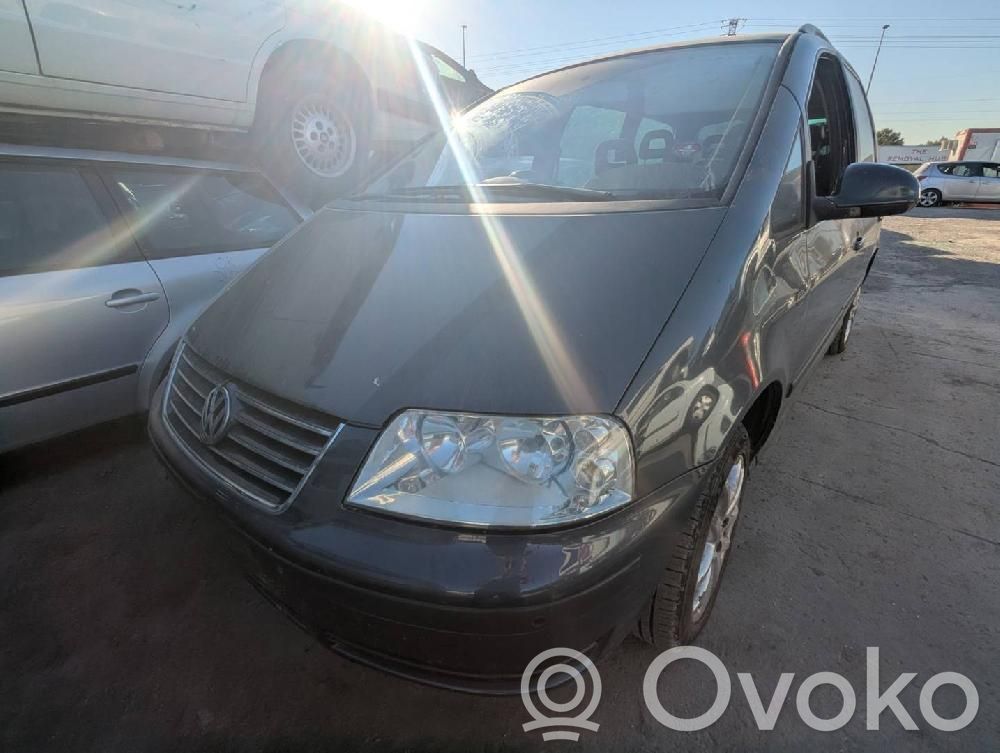 Sharan Sharan  7M3145804