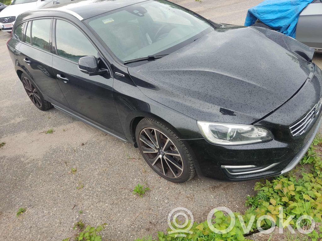 V60 V60, V60 Cross Country  30793318