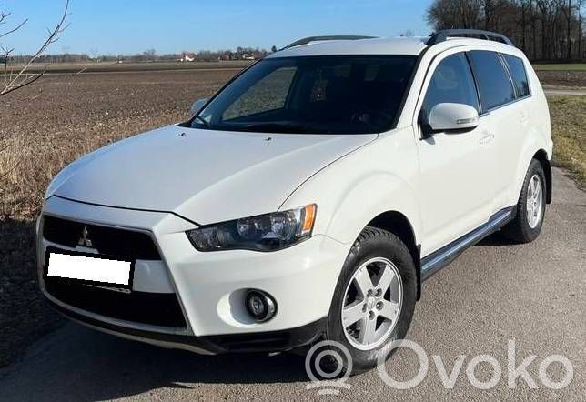 Outlander Outlander  A2TX1081B