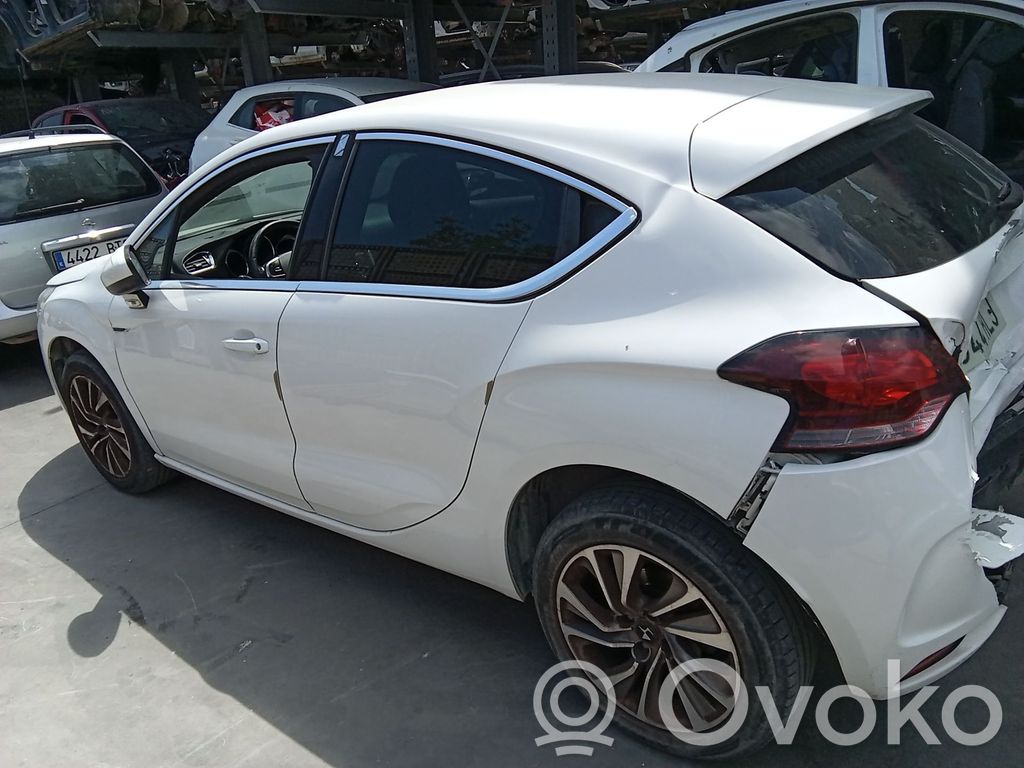 DS4 DS4  9004EA