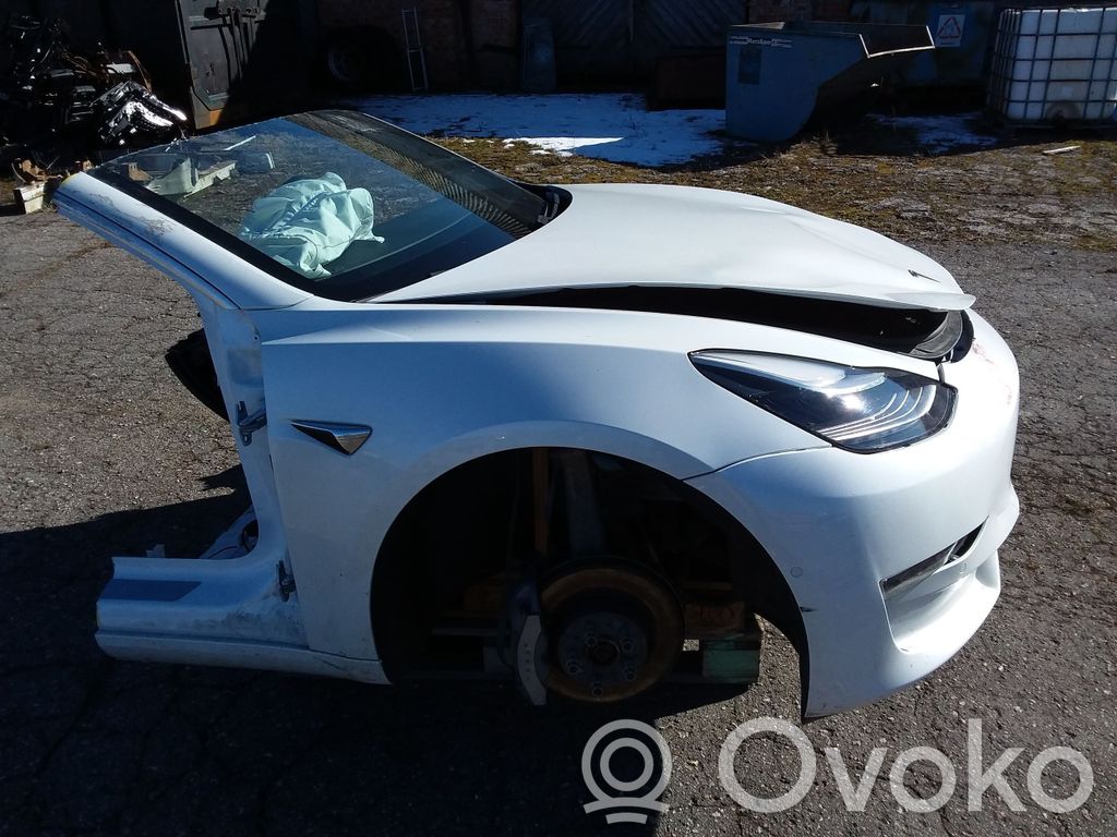 Model 3 Tesla Model 3  104494100B