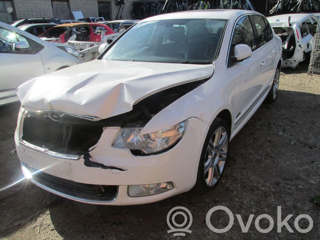 Superb B6 (3T) Superb  3D0907543A