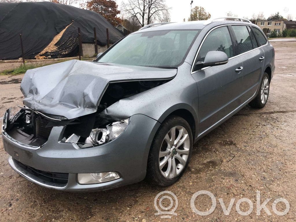 Superb B6 (3T) Superb  3T0881479A