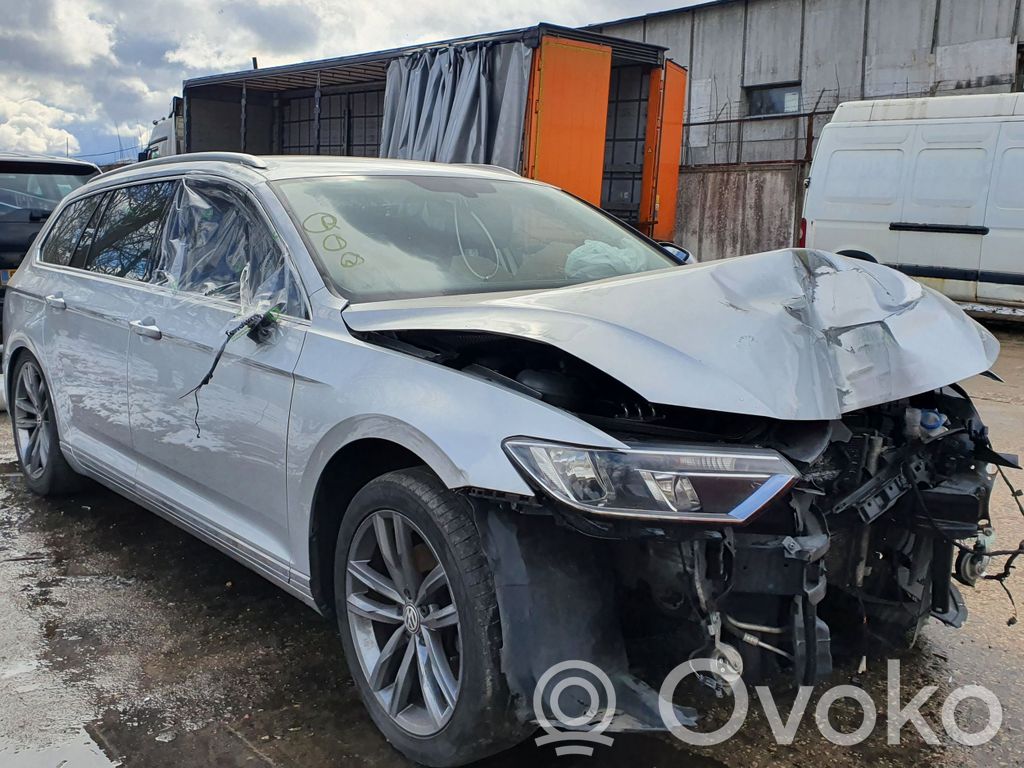 PASSAT B8 Passat  5E0839016