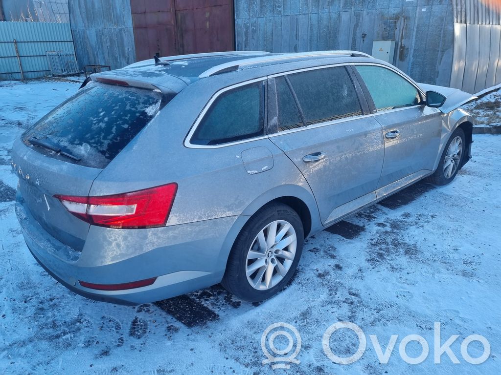 Superb B8 (3V) Superb  05L906262B