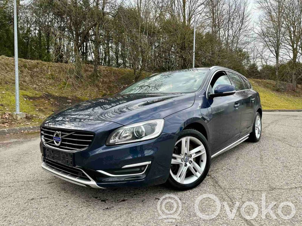 V60 V60, V60 Cross Country  30748173