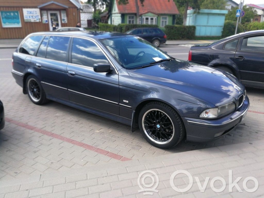 5 E39 Series 5  8352172