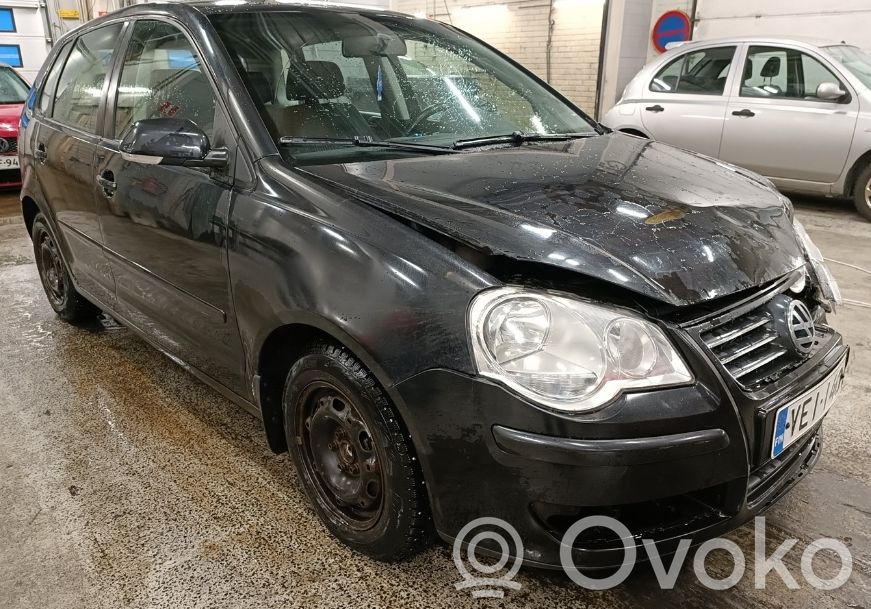 Polo IV 9N3 Polo  6Q0820892B