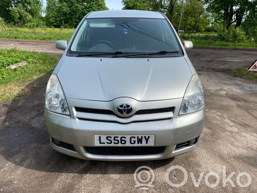 Corolla Verso AR10 Corolla Verso  7L2550