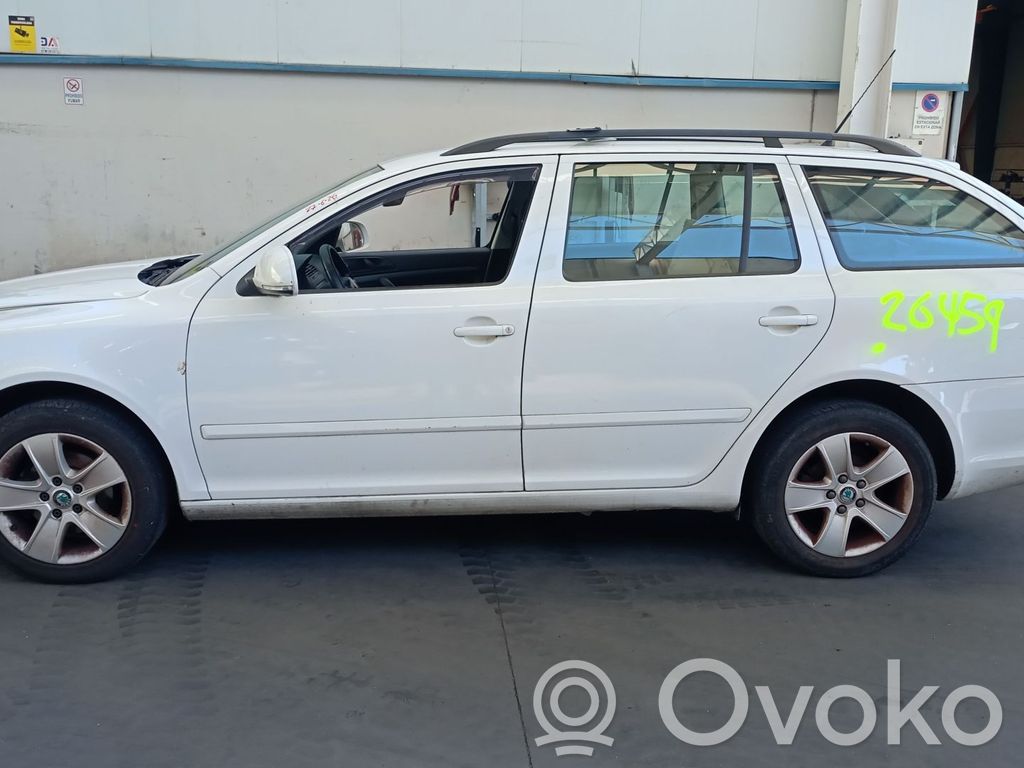 Octavia Mk2 (1Z) Octavia  1Z0821105C
