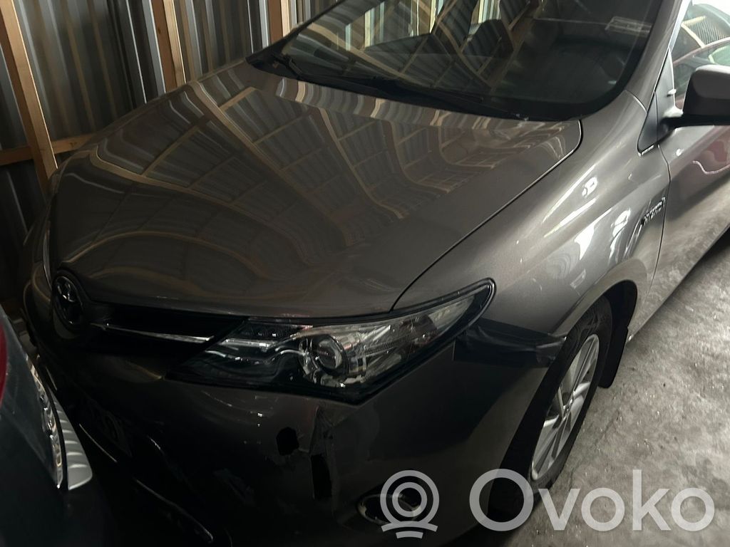 Auris E180 Auris  3JM